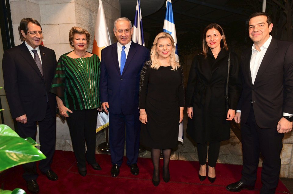 Η Περιστέρα Μπαζιάνα στο δείπνο με τον Νετανιάχου με μοδάτη ολόσωμη φόρμα [εικόνες] | iefimerida.gr 1