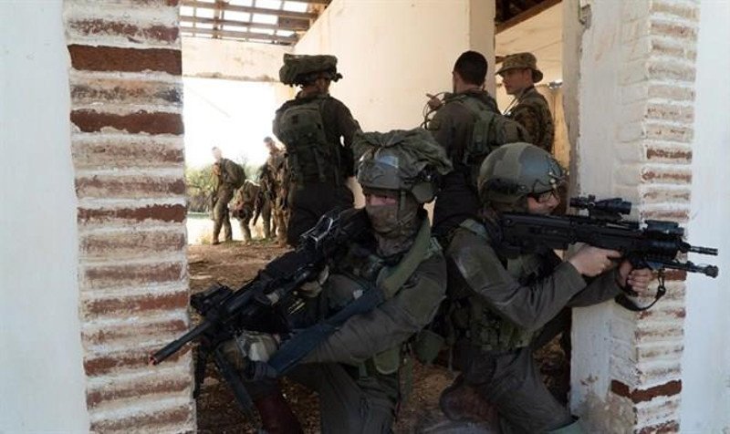 Ασκηση σε συνθήκες «πραγματικού» πολέμου -Επίλεκτες δυνάμεις του ισραηλινού στρατού στην Κύπρο | iefimerida.gr 0