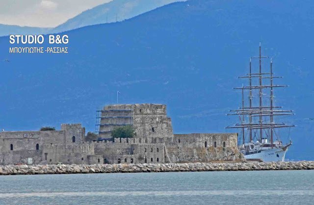 Το ιστιοφόρο με τα 30 πανιά που τρέλανε το Ναύπλιο [εικόνες] | iefimerida.gr 0