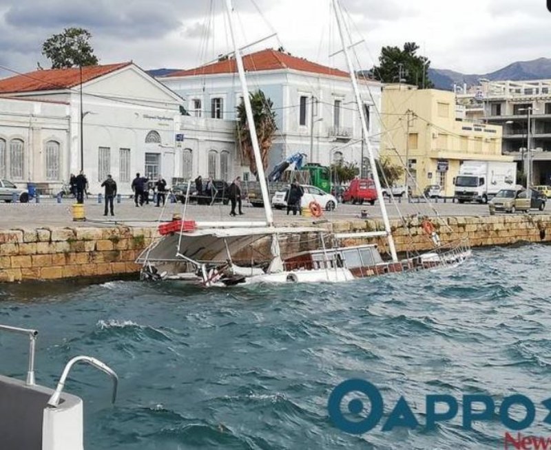Οι λιμενικές αρχές ψάχνουν τρόπο να το απομακρύνουν