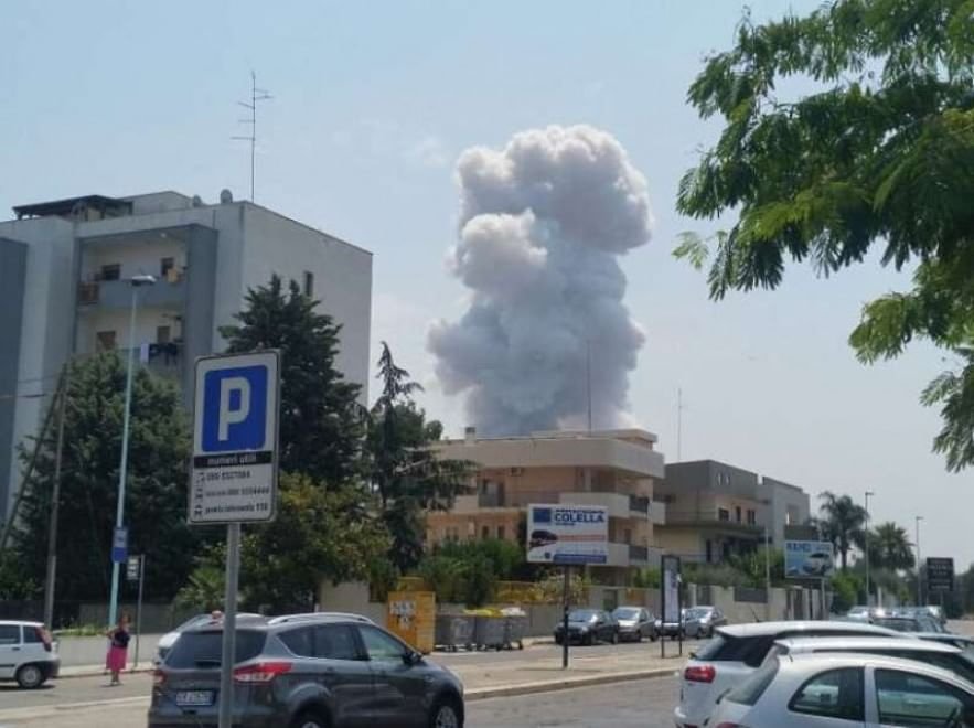 Φονική έκρηξη σε εργοστάσιο πυροτεχνημάτων στο Μπάρι – Επτά νεκροί [εικόνες]  | iefimerida.gr 4
