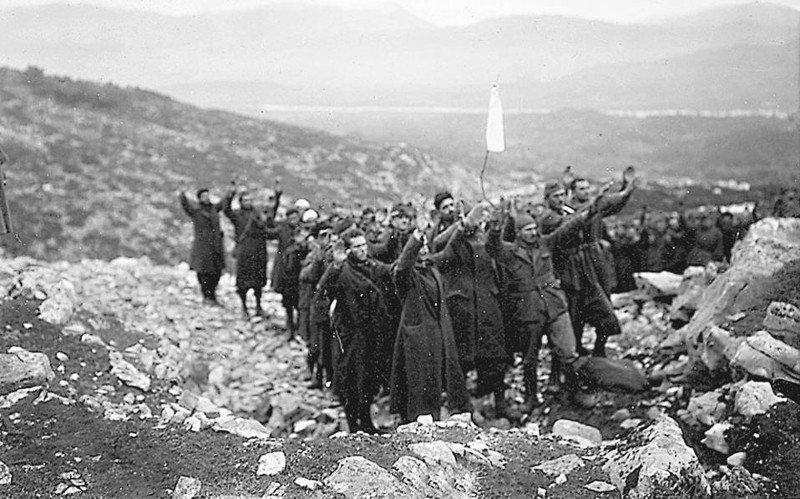 21 Σεπτεμβρίου 1943: Η σφαγή των Ιταλών από τους ναζί στην Κεφαλονιά -Το μαντολίνο του λοχαγού Κορέλι | iefimerida.gr 1