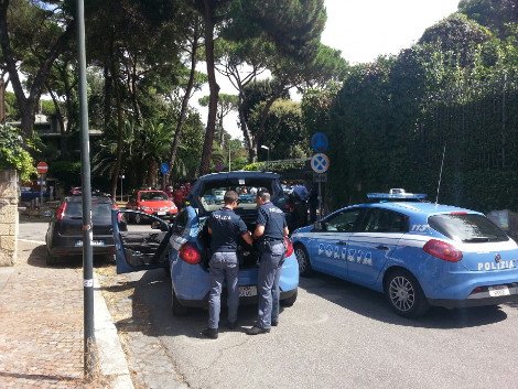 Σοκ: Ιταλός αποκεφάλισε με τσεκούρι την 38χρονη οικιακή βοηθό του -Αστυνομικοί τον εντόπισαν σε κατάσταση αμόκ [εικόνες] | iefimerida.gr 2