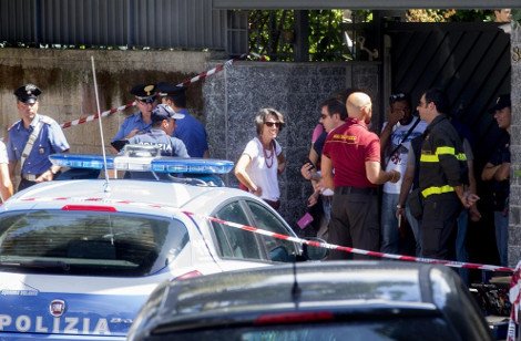 Σοκ: Ιταλός αποκεφάλισε με τσεκούρι την 38χρονη οικιακή βοηθό του -Αστυνομικοί τον εντόπισαν σε κατάσταση αμόκ [εικόνες] | iefimerida.gr 4