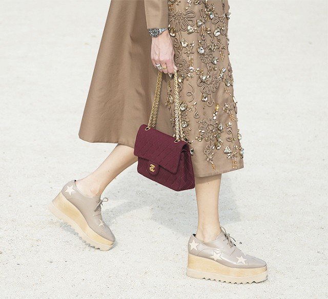 Βrogues με τρακτερωτή σόλα: Τα χοντροπάπουτσα που είναι φέτος μόδα [εικόνες] | iefimerida.gr 6