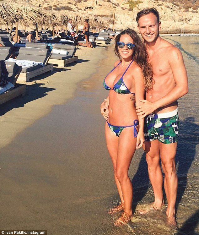 Ενας σταρ της Μπαρτσελόνα στη Μύκονο [εικόνες] | iefimerida.gr 4