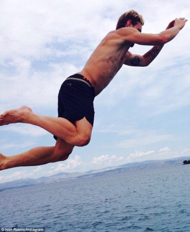 Ενας σταρ της Μπαρτσελόνα στη Μύκονο [εικόνες] | iefimerida.gr 2