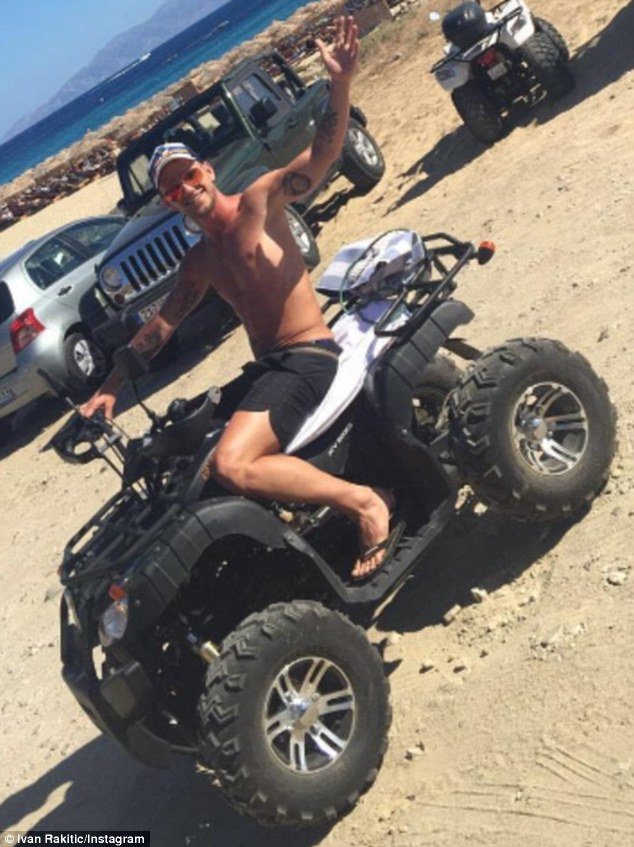 Ενας σταρ της Μπαρτσελόνα στη Μύκονο [εικόνες] | iefimerida.gr 3