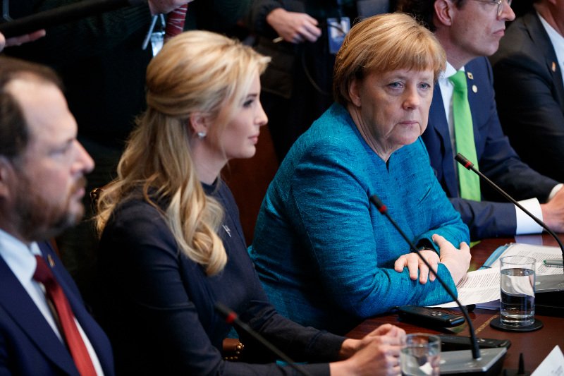 Ετσι, αποκαλούν την Ιβάνκα Τραμπ πίσω από την πλάτη της -Το ειρωνικό παρατσούκλι [εικόνες] | iefimerida.gr 0