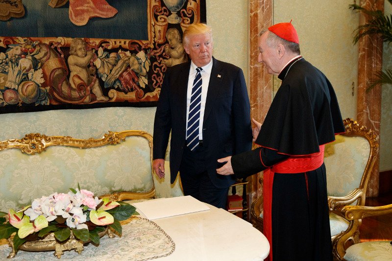 Γιατί Μελάνια και Ιβάνκα πήγαν στο Βατικανό με μαύρα δαντελένια μαντίλια στο κεφάλι, σαν χήρες [εικόνες] | iefimerida.gr 18