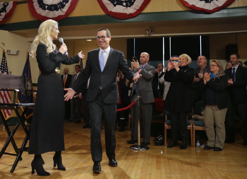 Η Ιβάνκα Τραμπ φορώντας μια ζώνη των 1.200 ευρώ, πήγε σε εκδήλωση για τους... φόρους [εικόνες] | iefimerida.gr 0