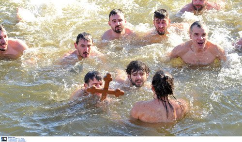 Με λαμπρότητα γιορτάστηκαν τα Θεοφάνεια σε όλη τη χώρα  [εικόνες] | iefimerida.gr 21