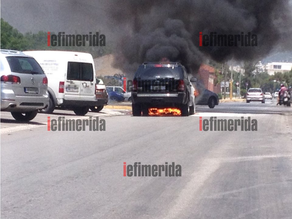 Πανικός σε κεντρικό δρόμο της Γλυφάδας -Τζιπ τυλίχτηκε στις φλόγες [εικόνες] | iefimerida.gr 2