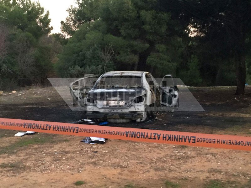 Αυτό είναι το ΙΧ των ληστών με τα καλάσνικοφ που χτύπησαν στην Κηφισιά -Βρέθηκε καμένο στον Ασπρόπυργο [εικόνες] | iefimerida.gr 1