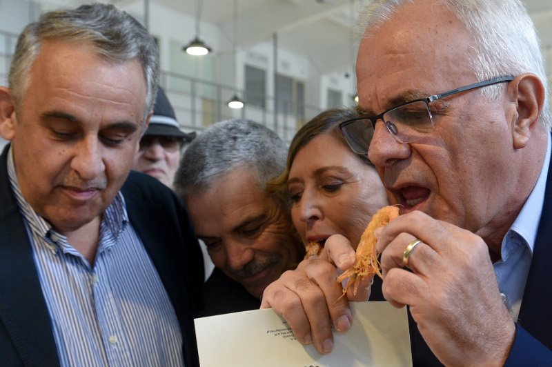 Μύρισε... ψάρι στην Ιχθυόσκαλα -Γιόρτασαν την έναρξη της αλιευτικής περιόδου [εικόνες] | iefimerida.gr 0