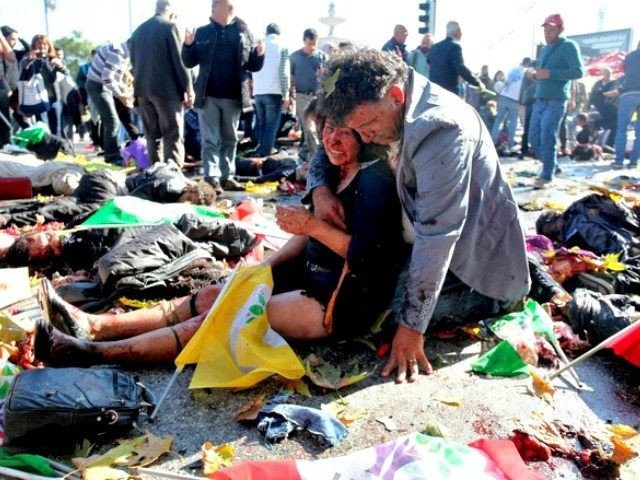 Η ιστορία του άνδρα-σύμβολο της τραγωδίας στην Αγκυρα -Οι εκρήξεις σκότωσαν την 20χρονη κόρη του και την αδελφή του [εικόνες] | iefimerida.gr 2