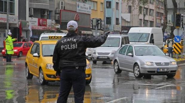 Γενικό μπλακ άουτ σε 44 περιοχές στην Τουρκία: Ο Νταβούτογλου μιλά και για τρομοκρατία [εικόνες & βίντεο] | iefimerida.gr 18