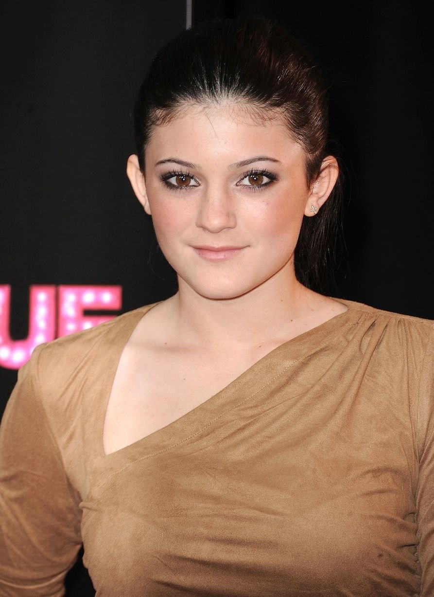 Η μικρότερη Kardashian προσπαθεί απεγνωσμένα να μοιάσει στην Τζολί [εικόνες]  | iefimerida.gr 2