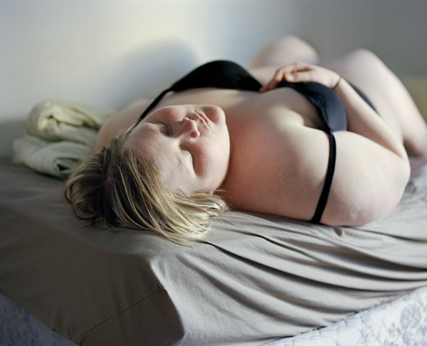 Καλλιτέχνης φωτογραφίζει τον εαυτό της επί 11 χρόνια -Μια σπαρακτική απεικόνιση με αίσιο τέλος [εικόνες] | iefimerida.gr 5