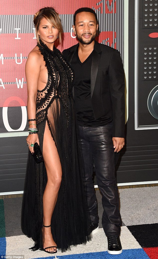 Έγκυος η Κρίσι Τέιγκεν -Η φωτογραφία που ανέβασε στο Instagram [εικόνες] | iefimerida.gr 2