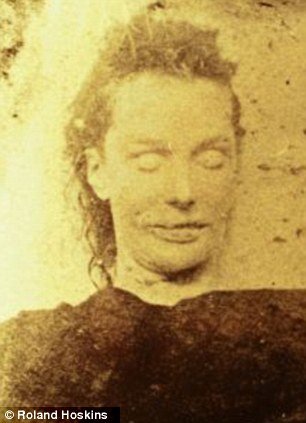 Ο αιμοσταγής δολοφόνος Τζακ Αντεροβγάλτης ήταν γυναίκα; Τι αναφέρει Βρετανός συγγραφέας [εικόνες] | iefimerida.gr 5