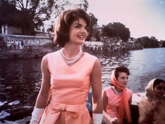 Γιατί η Μελάνια δεν θα μπορέσει ποτέ να γίνει Τζάκι Κένεντι [εικόνες] | iefimerida.gr 8