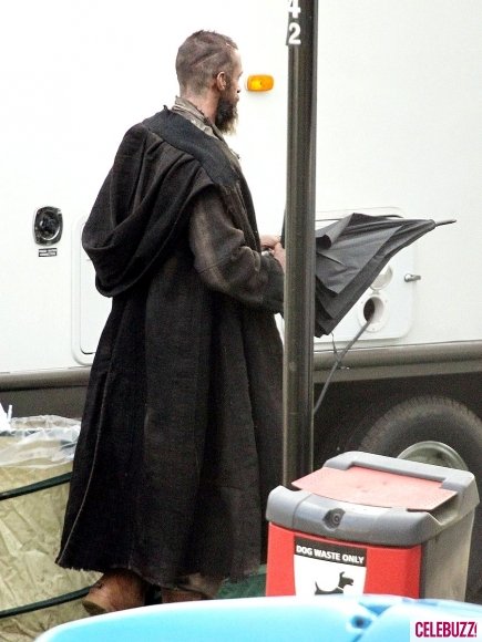 Πασίγνωστος ηθοποιός μετατράπηκε σε ρακένδυτο ζητιάνο [εικόνες] | iefimerida.gr 0