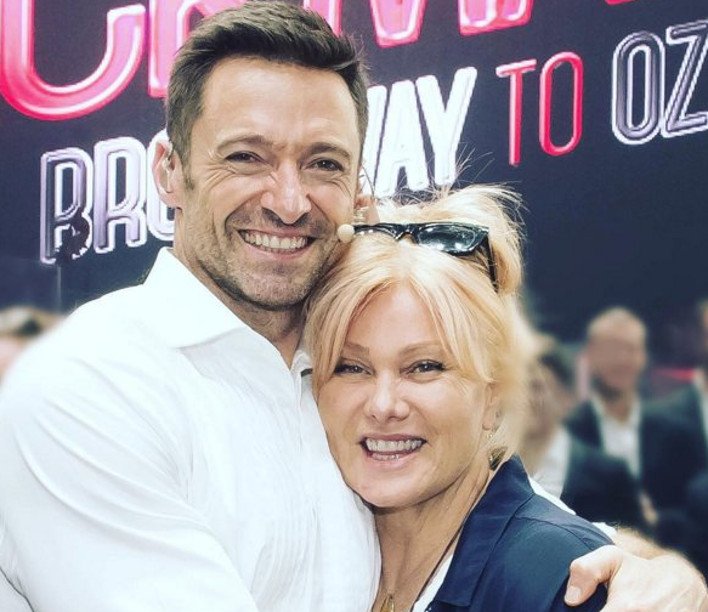 O Χιου Τζάκμαν 20 χρόνια πριν, στο γάμο του -Εντελώς αγνώριστος [εικόνες] | iefimerida.gr 2