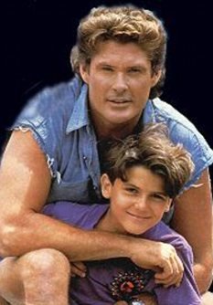 Σταρ του Baywatch με χειροπέδες -Μαχαίρωσε έναν άνδρα [εικόνες] | iefimerida.gr 1