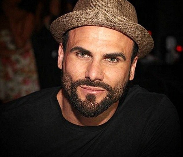 Σταρ του Baywatch με χειροπέδες -Μαχαίρωσε έναν άνδρα [εικόνες] | iefimerida.gr 3