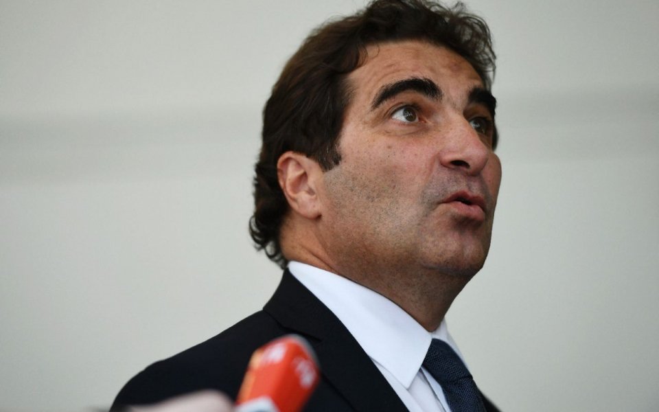 Γαλλία: Η Δεξιά διασπάστηκε -38 βουλευτές της δηλώνουν «συμβατοί με τον Μακρόν» [εικόνες] | iefimerida.gr 1