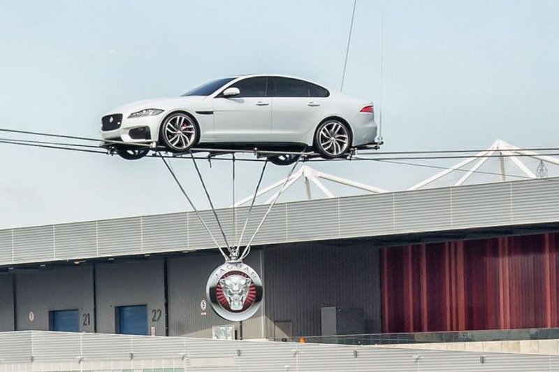 H νέα Jaguar XF ίπταται στην κυριολεξία [βίντεο] | iefimerida.gr 0