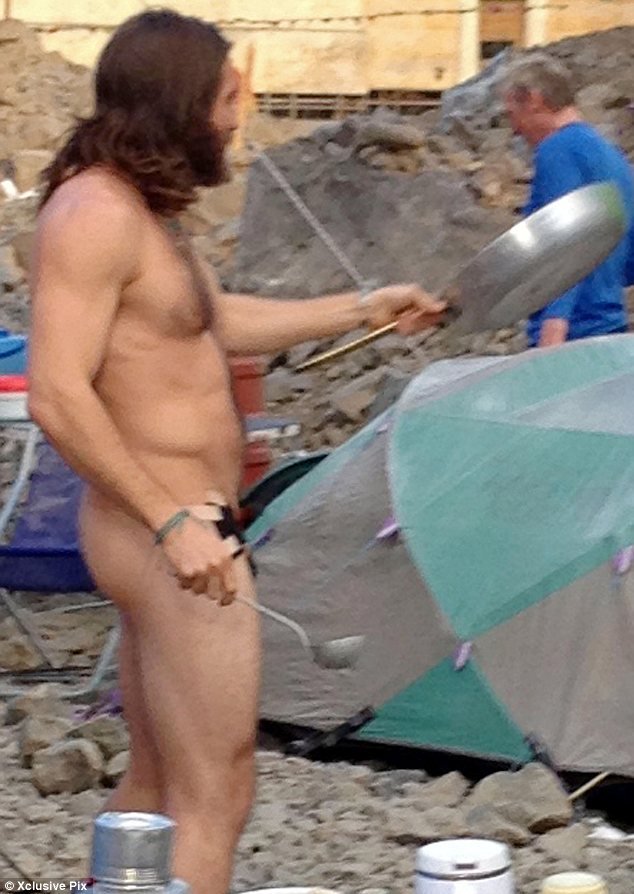 CINETROLL: Tι κάνει ο Τζέικ Γκίλενχααλ, ολόγυμνος, μαζί με έναν Έλληνα στο Έβερεστ; [εικόνες] | iefimerida.gr 2