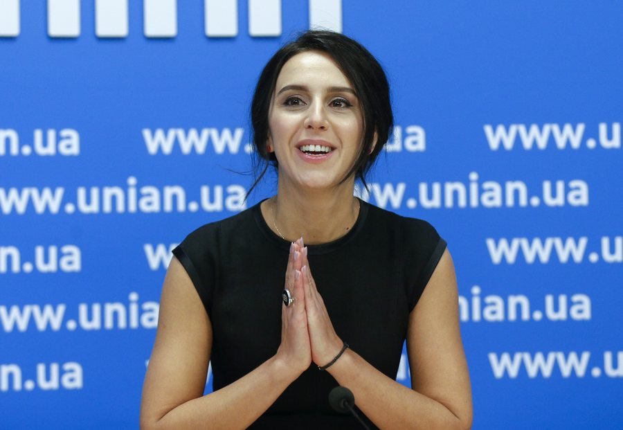 Ποια είναι η Jamala, η φετινή θριαμβεύτρια της Eurovision από την Ουκρανία [εικόνες] | iefimerida.gr 4