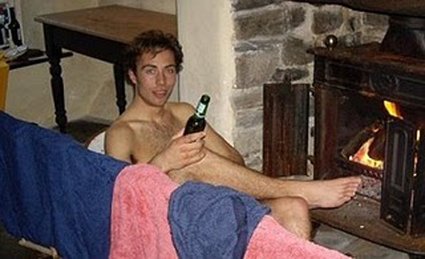 Ο χίπστερ μικρός αδελφός της Κέιτ Μίντλετον -Τα γυμνά και οι φωτογραφίες με τα γυναικεία ρούχα που όλοι θέλουν να... θάψουν [εικόνες] | iefimerida.gr 26