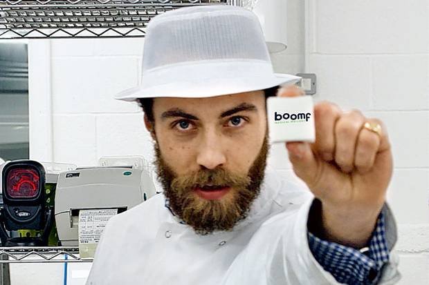 Ο χίπστερ μικρός αδελφός της Κέιτ Μίντλετον -Τα γυμνά και οι φωτογραφίες με τα γυναικεία ρούχα που όλοι θέλουν να... θάψουν [εικόνες] | iefimerida.gr 4