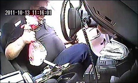 Ληστής της... δεκάρας έκλεψε 210.000 δολάρια από παρκόμετρα [εικόνα] | iefimerida.gr 0