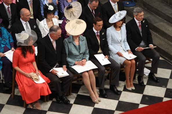 Ο χίπστερ μικρός αδελφός της Κέιτ Μίντλετον -Τα γυμνά και οι φωτογραφίες με τα γυναικεία ρούχα που όλοι θέλουν να... θάψουν [εικόνες] | iefimerida.gr 11