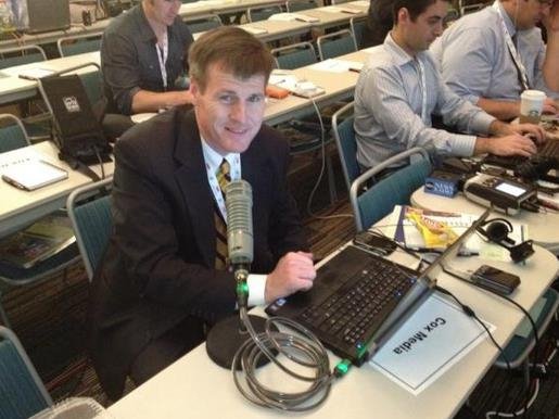 Δημοσιογράφος έχασε τη φωνή του και κάνει ραδιόφωνο με «τεχνητή» φωνή [εικόνες] | iefimerida.gr 0