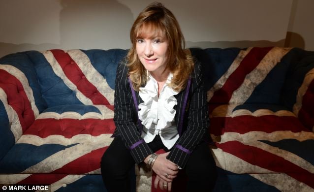 Το άστοχο φάουλ υποψήφιας -Υψωσε το μεσαίο δάχτυλο σε ακτιβιστές και προκάλεσε θύελλα αντιδράσεων [εικόνες] | iefimerida.gr 2