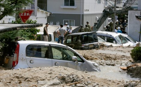 Φονικές κατολισθήσεις στη Χιροσίμα -Τουλάχιστον 63 νεκροί από ασφυξία [εικόνες] | iefimerida.gr 5