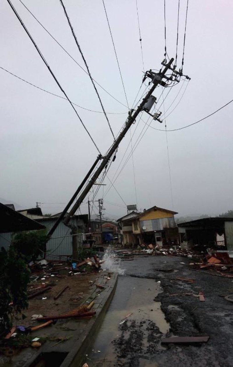 Στους 100 οι νεκροί από τις φονικές βροχοπτώσεις στην Ιαπωνία [εικόνες] | iefimerida.gr 4