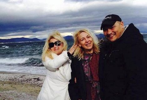 Η φωτογραφία διεθνούς φήμης ροκ σταρ με τον χρυσαυγίτη Γερμενή  [εικόνα] | iefimerida.gr 0