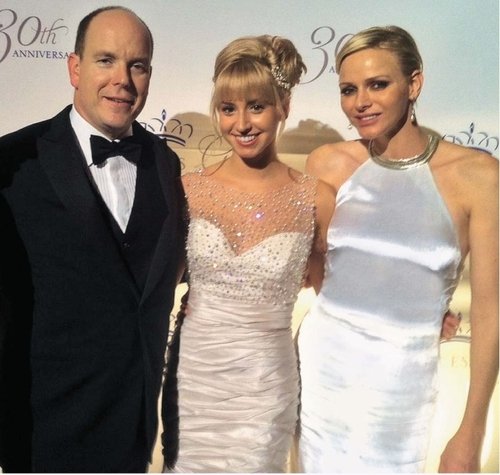 H 22χρονη εγγονή της Γκρέις Κέλι, νόθα κόρη του Αλβέρτου, μόλις έκανε το ντεμπούτο της -Πού κρυβόταν όλα αυτά τα χρόνια; [εικόνες] | iefimerida.gr 2