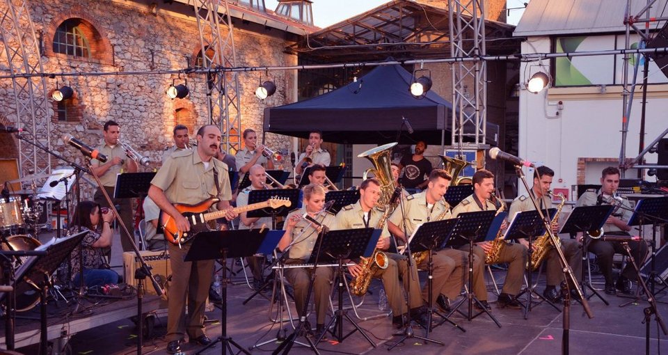 To 17o Jazz Festival στην Τεχνόπολη αρχίζει με τη μπάντα του Στρατού [βίντεο]  | iefimerida.gr 0