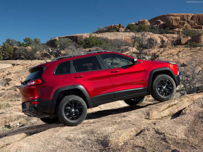Nέο Jeep Cherokee: Με πλαίσιο, κινητήρα diesel και στυλ από Alfa Romeo | iefimerida.gr 2