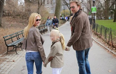 Ο «Λύκος της Γουόλ Στριτ» σε νέα έκδοση: Οργια και ναρκωτικά σε επενδυτική τράπεζα [εικόνες] | iefimerida.gr 0