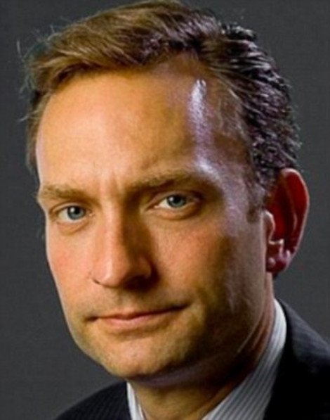 Ο «Λύκος της Γουόλ Στριτ» σε νέα έκδοση: Οργια και ναρκωτικά σε επενδυτική τράπεζα [εικόνες] | iefimerida.gr 2