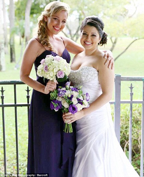 Η πρώτη επαγγελματίας παράνυμφος: Με λίγα χρήματα οργανώνει τον τέλειο γάμο κι ελπίζει να βρει και αυτή γαμπρό [εικόνες] | iefimerida.gr 1