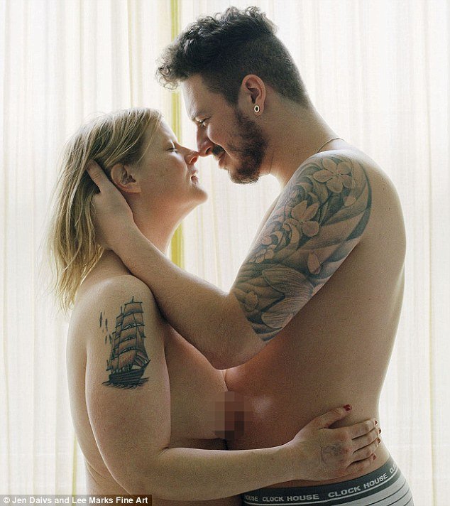 Καλλιτέχνης φωτογραφίζει τον εαυτό της επί 11 χρόνια -Μια σπαρακτική απεικόνιση με αίσιο τέλος [εικόνες] | iefimerida.gr 21